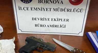 İzmir'de 'dur' ihtarına uymayan araçtan uyuşturucu çıktı