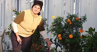 Kadın eli değen konteyner kent sokakları yeşile büründü