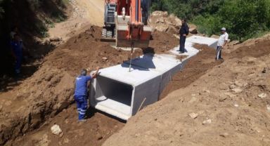 Kiraz'da derelerden 4 bin 320 ton atık çıkarıldı