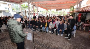 Narlıdere’nin yeni yıl pazarına büyük ilgi