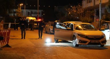 Park halindeki araca kurşun yağdırdılar!