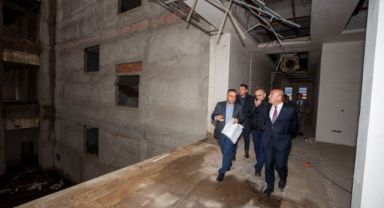 Üniversitelinin barınma sorununa Başkan Soyer’den neşter