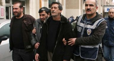 12 yıl önce çocukluk arkadaşını öldüren firari, saklandığı evde yakalandı