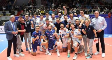 Arkas Spor, iç sahada kazanmaya devam ediyor