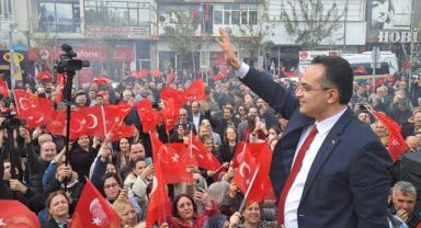 Atila’ya Bornova’da sevgi seli...