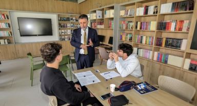 Bayraklı ‘kitap kafeleri’ çok sevdi
