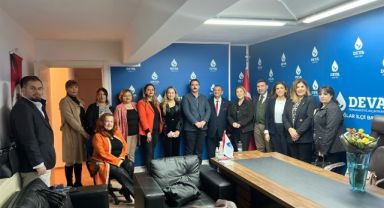 Deva Partisi İzmir İl Yönetimi, Karabağlar İlçe Yönetimini Ziyaret Etti: Sahada Dayanışma ve Gelecek Vizyonu