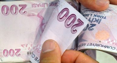 Emekli aylıkları ve emekliye verilecek zam oranı maddeleri kabul edildi