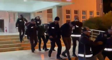 İzmir'de vatandaşları tuzağa düşüren suç örgütüne iki ayrı operasyon