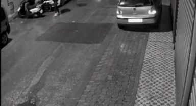 İzmir’deki motosiklet hırsızlığı güvenlik kameralarına yansıdı