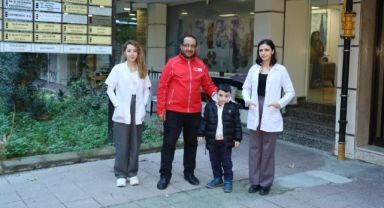 Küçük Berat’a Türk Kızılay’dan işitme cihazı