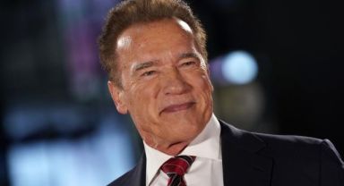 Ünlü oyuncu Schwarzenegger, havaalanı gümrüğünde alıkonuldu