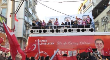 Büyükşehir Adayı Tugay'a Torbalı'da sevgi seli! 'Seçimleri büyük farkla kazanacağız!'