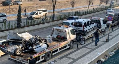 Freni patlayan çekici ortalığı savaş alanına çevirdi
