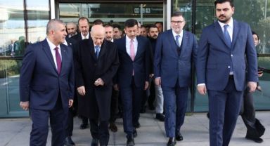 Hamza Dağ MHP Genel Başkanı Devlet Bahçeli’yi karşıladı
