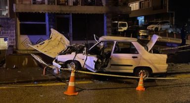 İki otomobil çarpıştı: 1 ölü, 2 yaralı