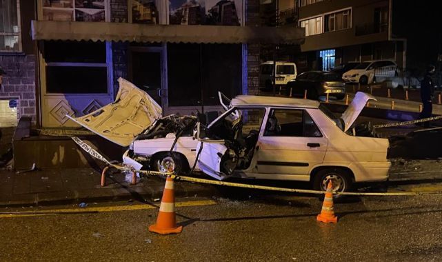 İki otomobil çarpıştı: 1 ölü, 2 yaralı
