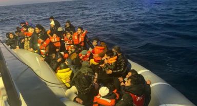 İzmir açıklarında 57’si çocuk 159 düzensiz göçmen kurtarıldı