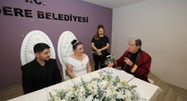 Narlıdere'de çiftlere 14 Şubat sürprizi