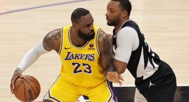 NBA’de Los Angeles derbisinin kazananı Lakers oldu
