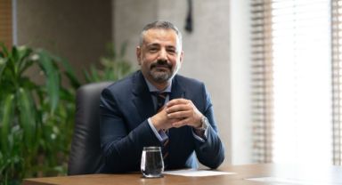 Aslanoğlu'ndan mevkidaşına yanıt: Dürüstlüğü ve yapay zekayı anlamamaları çok doğal!