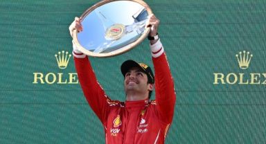Avustralya Grand Prix’sini Carlos Sainz kazandı