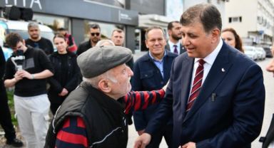Başkan Tugay Gıda Çarşısı esnafını ziyaret etti