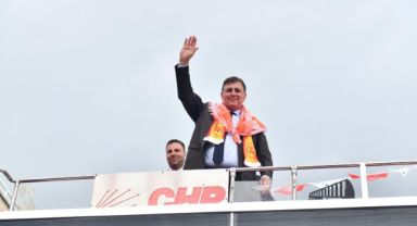 Bayındır'da dolu altında miting