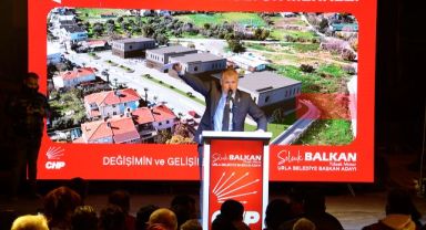 CHP’li aday Selçuk Balkan’dan Zeytinalanı mitinginde sosyal belediyecilik mesajı