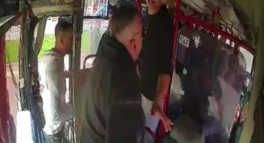 Fazla yolcu kavgasında şoför yolcuya sopa ile saldırdı
