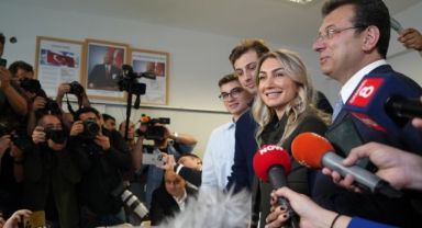 İBB Başkan Adayı Ekrem İmamoğlu, oyunu ailesiyle birlikte kullandı