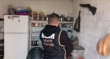 İzmir'de suç örgütlerine ve kaçakçılara bir günde 3 operasyon