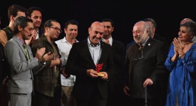 İzmir Şehir Tiyatrosu sanatçılarından Başkan Soyer’e teşekkür