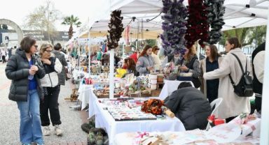 Karşıyaka’da 100 emekçi kadından 8 Mart pazarı