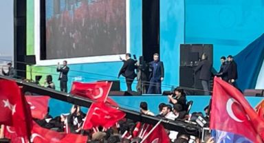 Kasapoğlu mitingde seslendi: İzmir sınıfta kalan algı belediyeciliğine ‘dur’ diyor!