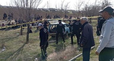 Otobüs durağında bekleyenlere otomobil çarptı: 3 ölü, 6 yaralı