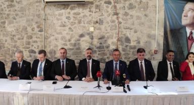 Özel'den İzmir'de 'Roman' sözü: Genel Başkanınız arkanızda!