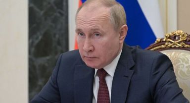 Putin, devlet başkanlığı seçiminde oyunu uzaktan kullandı
