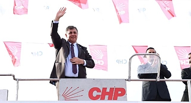 Tugay'dan 'belediye binası' açıklaması: Aynı yerine yapılmalı!