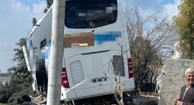 Yolcu otobüsü evin bahçesine girdi