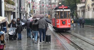 AKOM uyardı: Sıcaklıklar düşüyor, sağanak yağmur geliyor