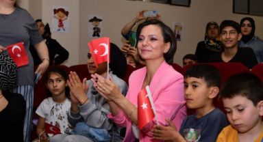 Başkan Kınay koltuğunu çocuklara devretti