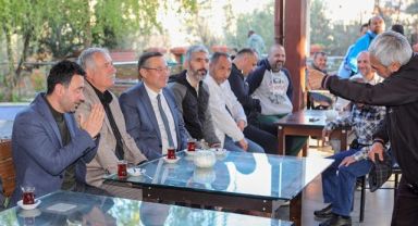 Başkan Önal, bayramın ilk gününde ilçe sakinleriyle buluştu