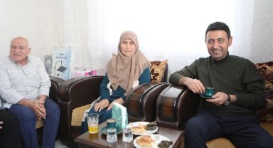 Başkan Önal sözünü tuttu, Bilgi teyzeyle buluştu