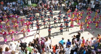 Bayındır Çiçek Festivali son gününde de doldu taştı