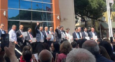 Bayındır'ın yeni başkanı Sakarsu mazbatasını aldı... Göreve başladı!