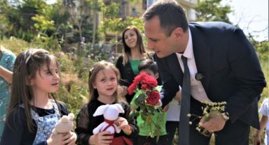 Bornova'da miniklere oyuncak sürprizi