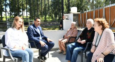 Çiğli Belediye Başkanı Onur Emrah Yıldız :Bir dokunduk, bin dua aldık