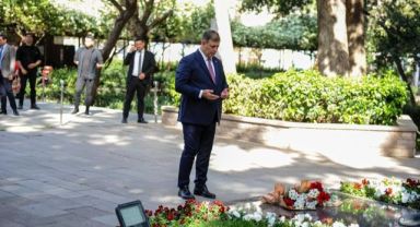 İlk ziyaret Zübeyde Ana'ya