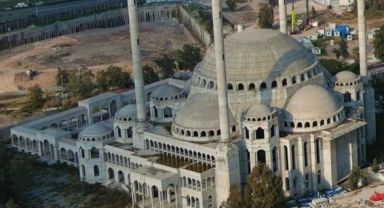 Kaba inşaatı 2019’da bitmişti… Bir türlü tamamlanamayan protokol camisi!